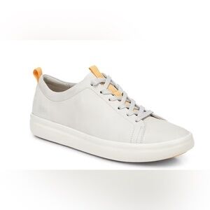 Vionic Paisley Soft Nubuck Leather Sneaker in Light Gray Women’s Sz 6.5